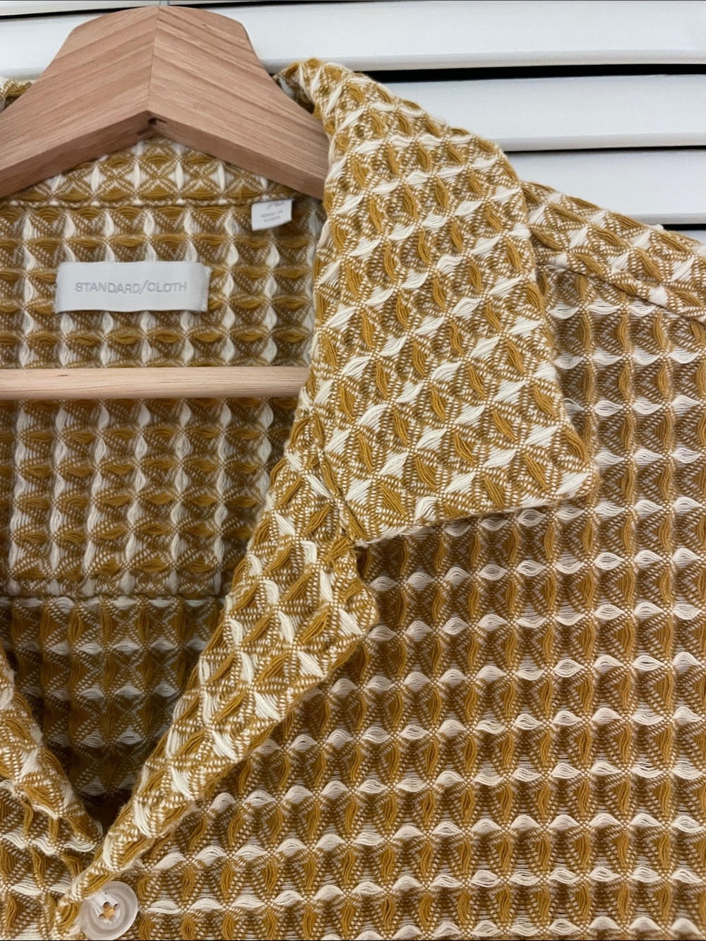 Standard/Cloth Men's Textured Mustard Button-Down Shirt